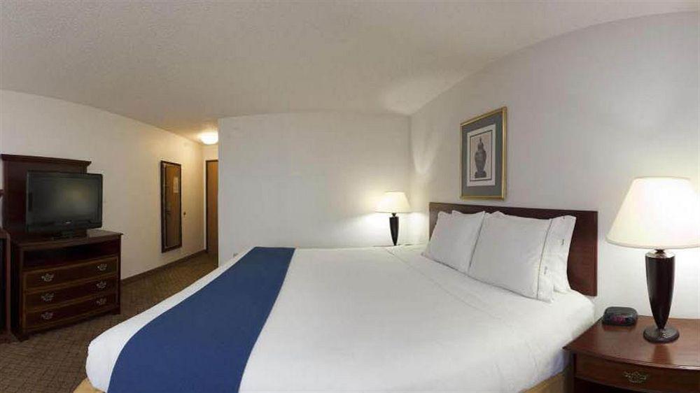 Holiday Inn Express & Suites Alliance By Ihg Dış mekan fotoğraf