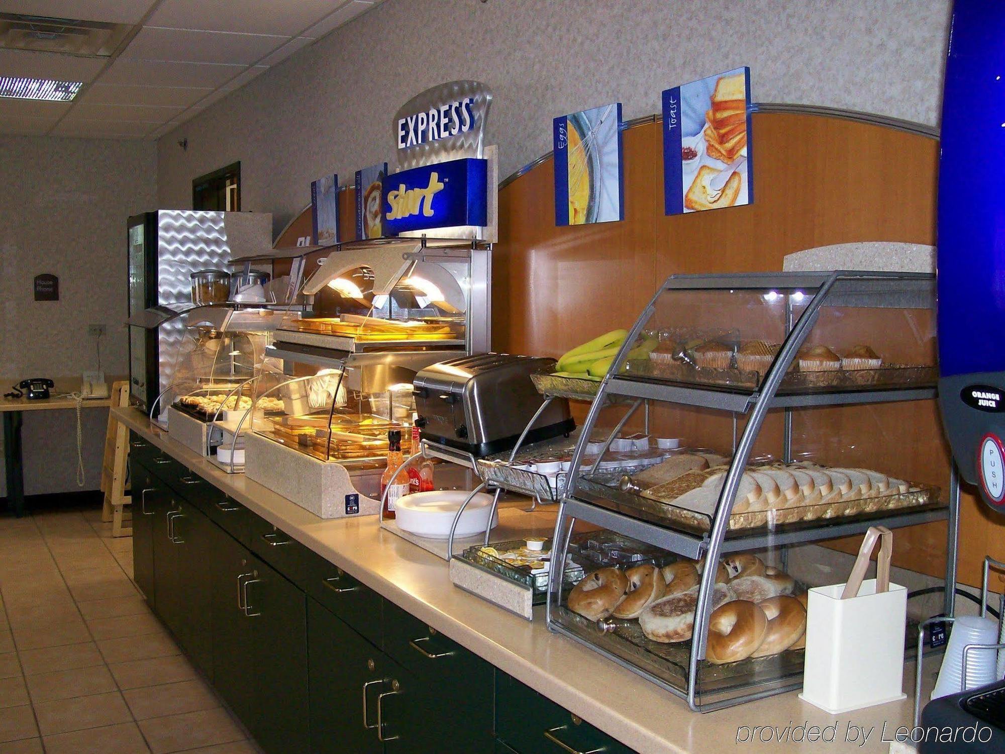 Holiday Inn Express & Suites Alliance By Ihg Dış mekan fotoğraf